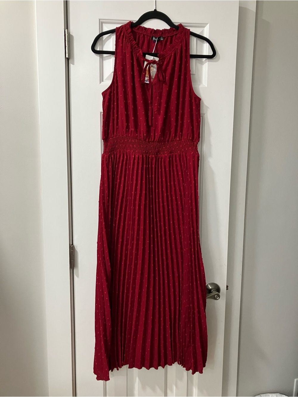 Sleeveless Crimson Pleated Midi Dress with Smocked Waist
